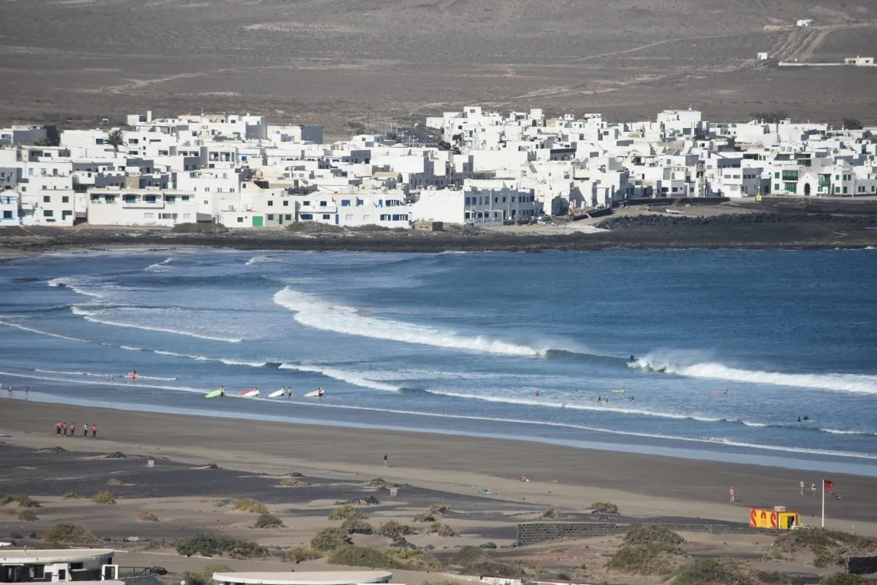 Yokomosurf